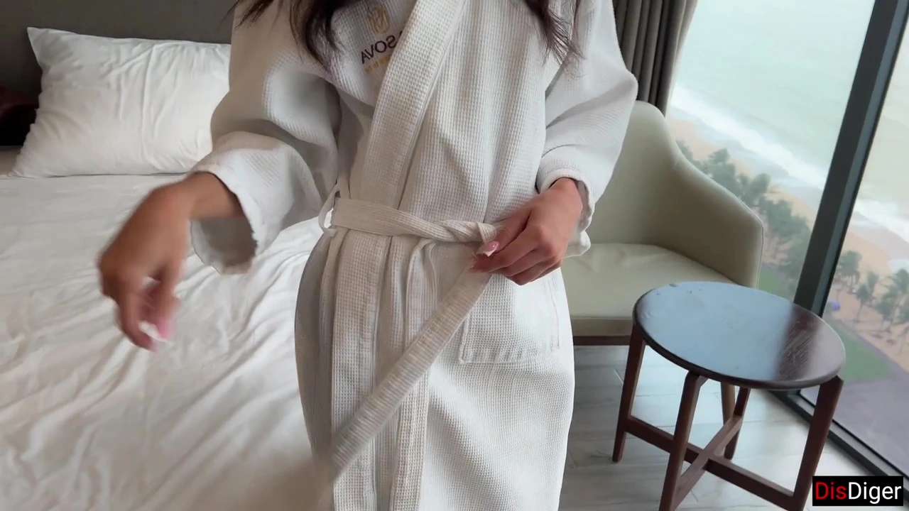 Public Pickup a hottie at a construction site – Treated her to lobster and fucked her hard in a hotel room