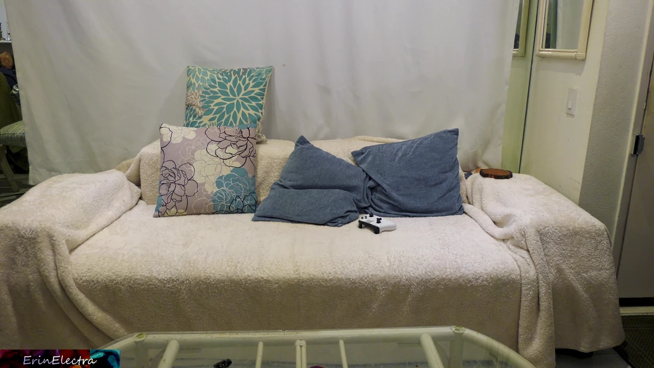 Stepmom shows stepson how to have a good time with her pussy