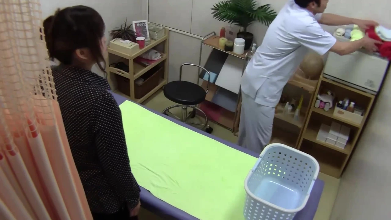 Married women are fell in love with the pleasant esthetic massage