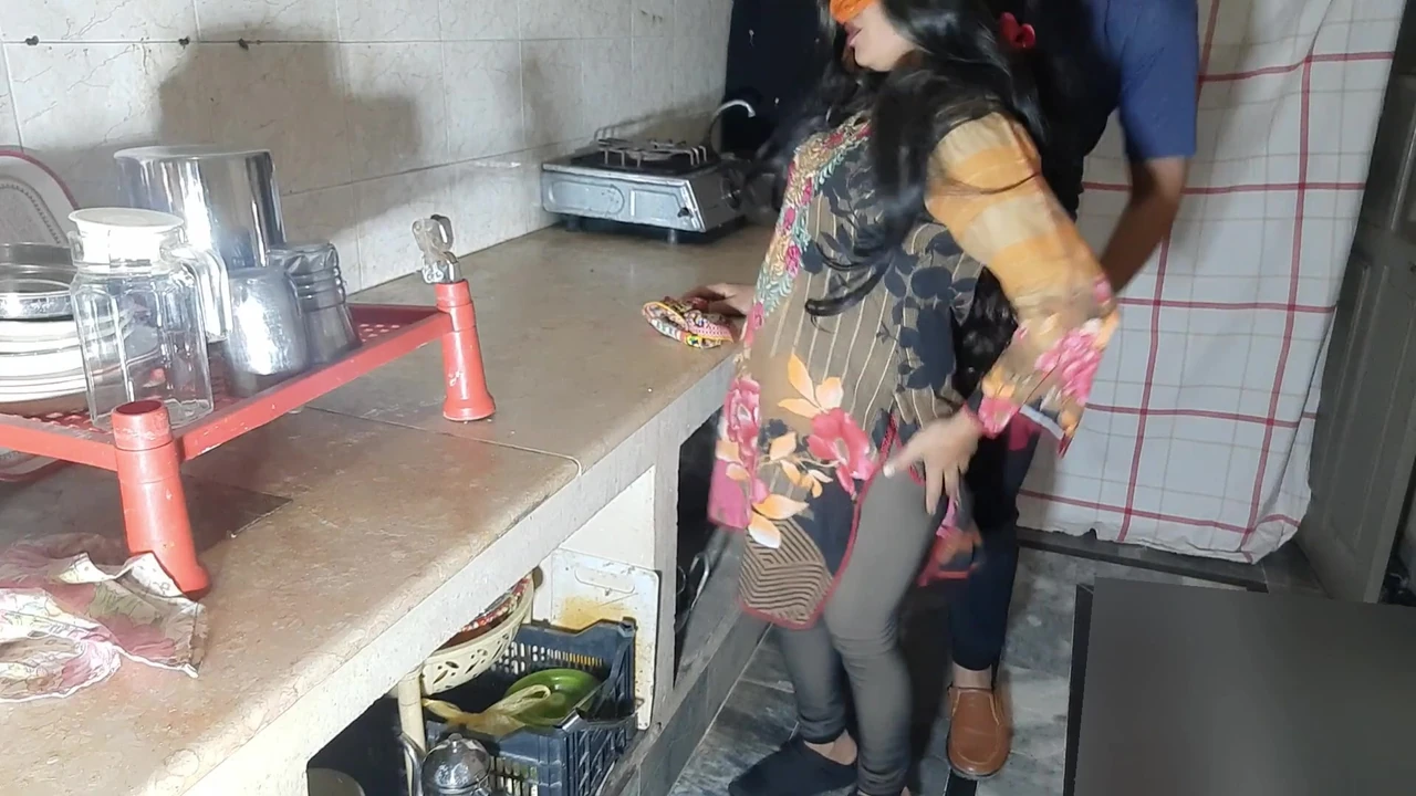 Indian Maid Fucked By House Owner In Kitchen, hindi Anal sex viral video
