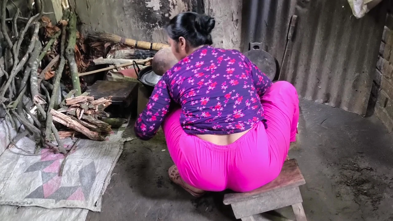 I grabbed my aunty in the kitchen room and started fucking her