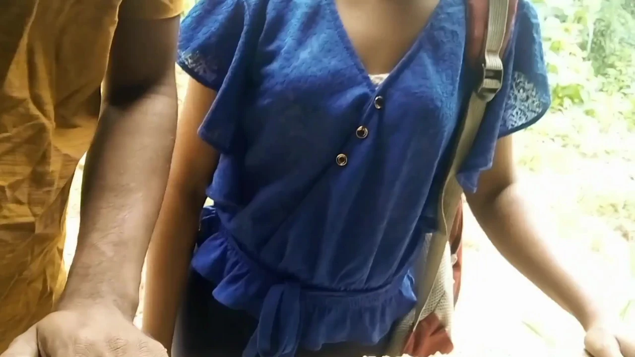 Sri Lankan Outdoor Sex With HansiHotSex