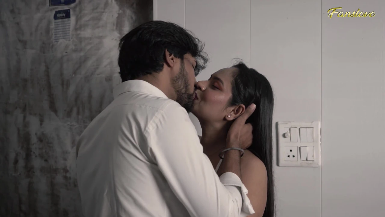 Sexy wife enjoyed the sexual pleasure from her ex-boyfriend (Hindi audio)