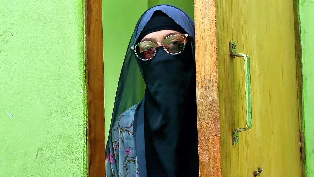 When a sexy lady comes to me asking for a donation