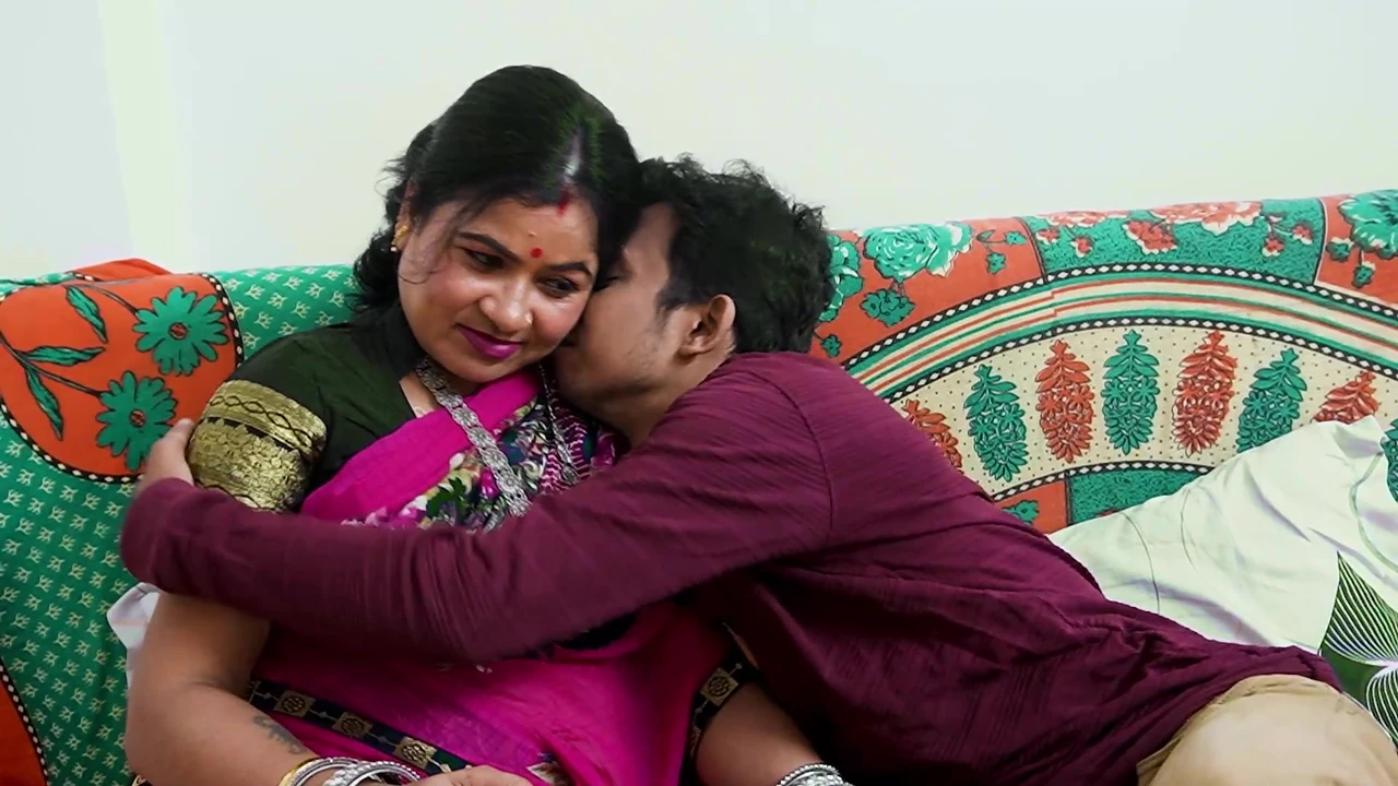 SEXY AUNTY ROMANTIC SENCES WATCH HER DEBOR JI AND JOIN TO FUCK, HARDCORE THREESOME