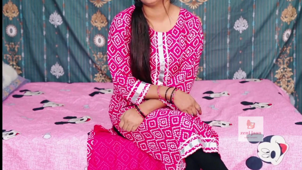 Desi Bhabhi ne Makan Malik ko Rent ke jagah Apne Chut ki Paani ka Milk Shake Pilayaa Makan malik bhabhi ka moot pee liya