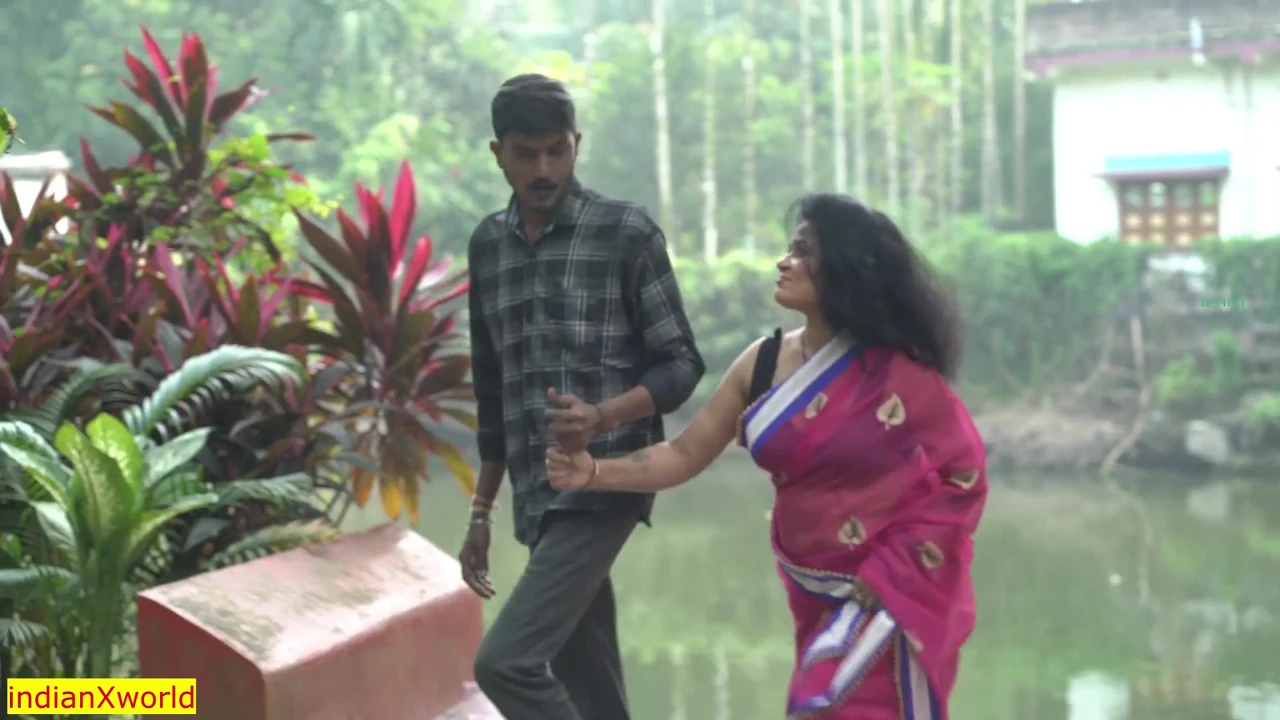 Indian Millionaires wife fantasy sex at resort! One night stand Sex