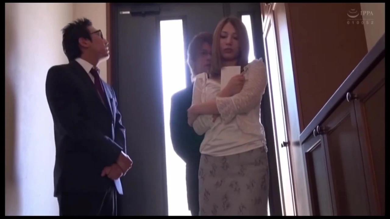 Wives cuckolded in various situations Part3