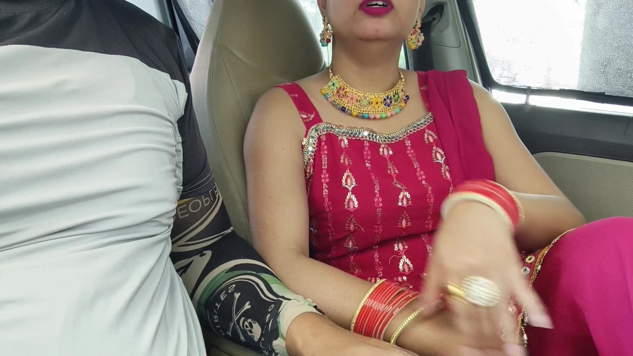 Cute Desi Indian Beautiful Bhabhi Gets Fucked with Huge Dick in car outdoor risky public sex.