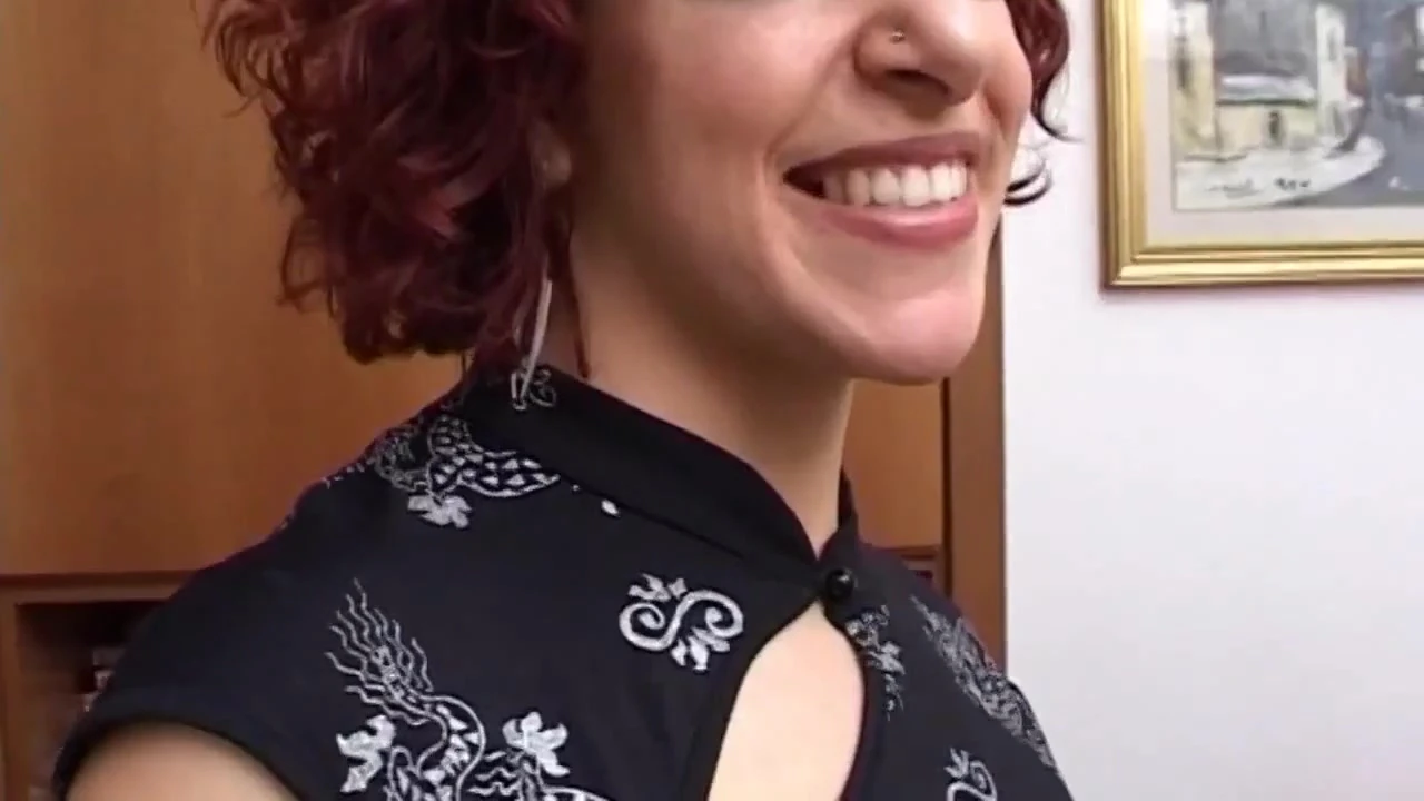 Italian amateur in threesome with anal for the redhead who is all hungry