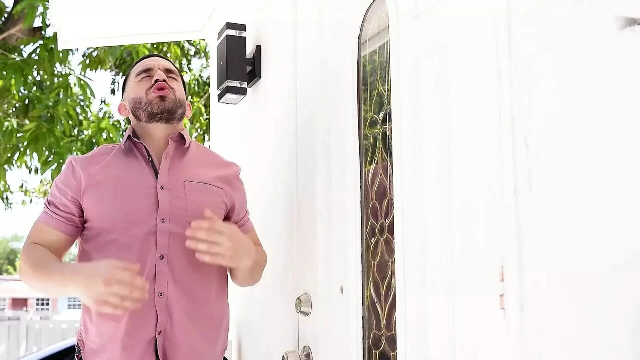 FreeUse Milf – Hot Blonde Cougar Gets Her Mature Pussy Fucked Hard While Husband Is On The Same Room